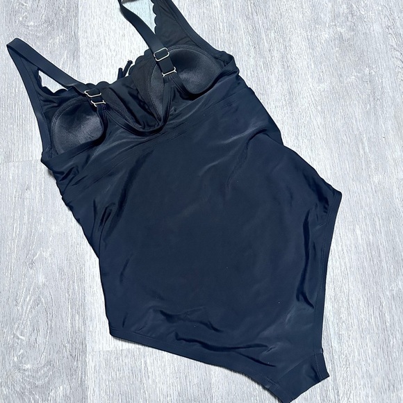 Kona Sol Black Scalloped One-Piece Swimsuit NWOT - Picture 4 of 5